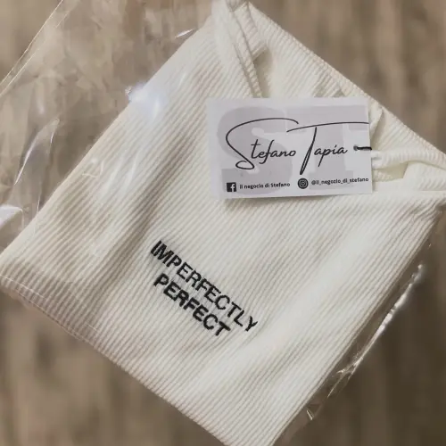 Top básico Imperfectly Perfect — imagen 4