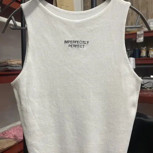 Top básico Imperfectly Perfect — imagen 3