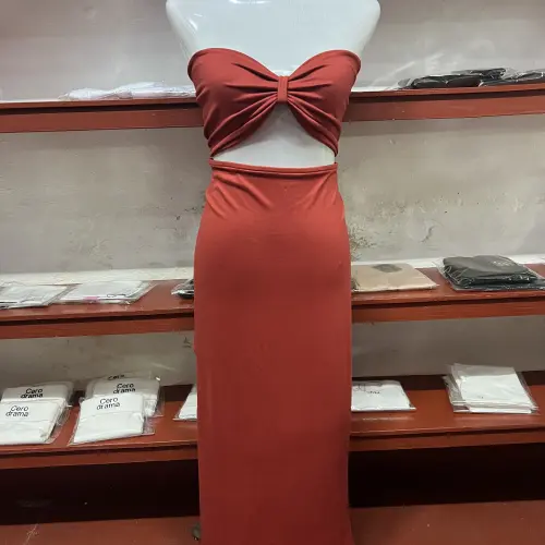 Vestido con escote recogido — imagen 3