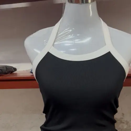 Blusa de cuello halter con ribete — imagen 1
