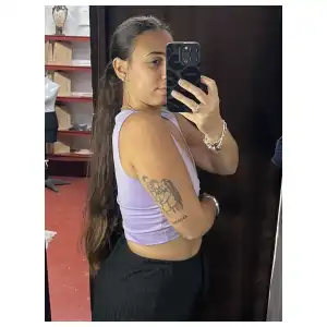 Top nudo morado pastel miniatura 2
