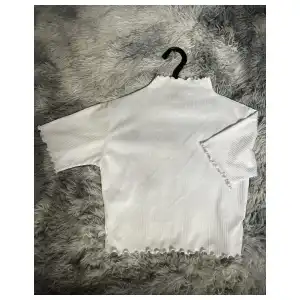 Pullover bordes de lechuga miniatura 3