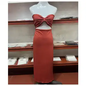 Vestido con escote recogido miniatura 3